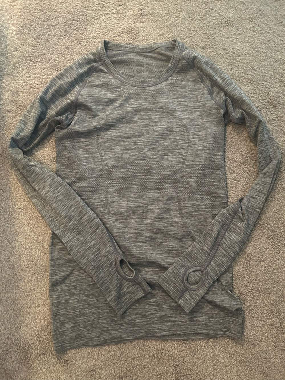 Lululemon Grey/Silver Swiftly tech long sleeve size 6